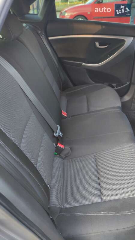 Хэтчбек Hyundai i30 2013 в Львове