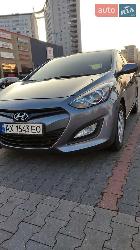 Хэтчбек Hyundai i30 2013 в Львове
