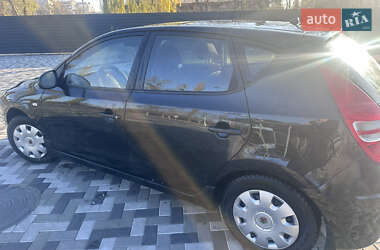 Хетчбек Hyundai i30 2010 в Каневі