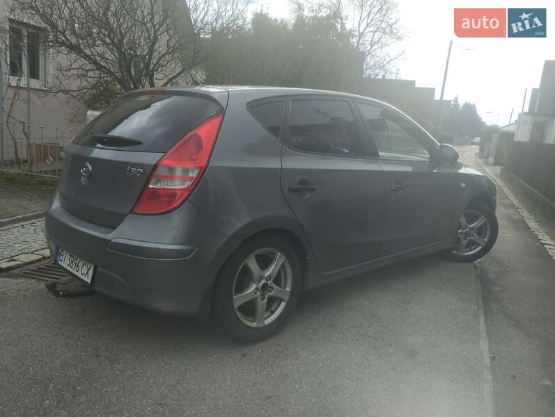Хэтчбек Hyundai i30 2011 в Кременчуге