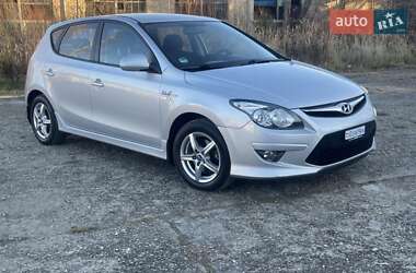 Хетчбек Hyundai i30 2012 в Хоролі