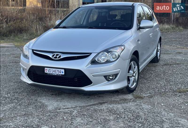 Хетчбек Hyundai i30 2012 в Хоролі