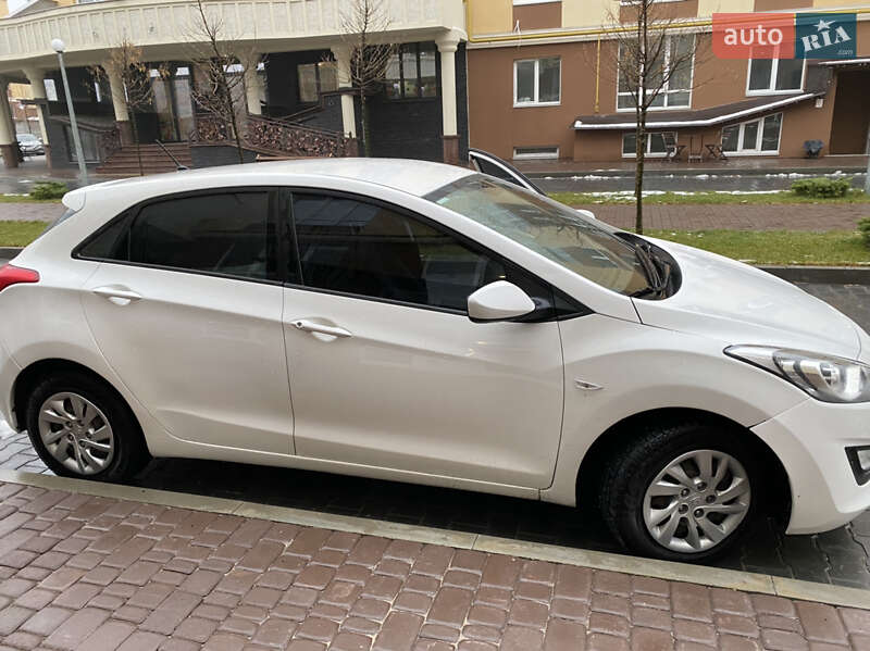 Хэтчбек Hyundai i30 2013 в Киеве