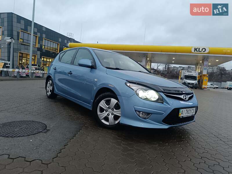 Хэтчбек Hyundai i30 2012 в Киеве