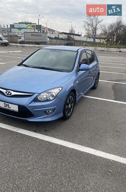 Хэтчбек Hyundai i30 2011 в Киеве