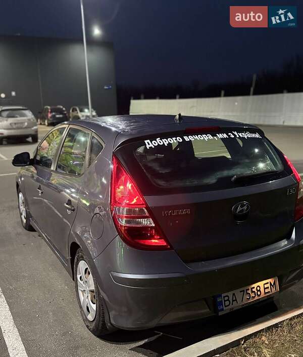 Хэтчбек Hyundai i30 2010 в Белогородке