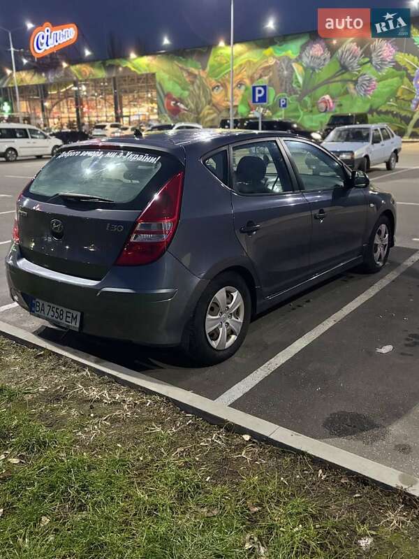 Хэтчбек Hyundai i30 2010 в Белогородке
