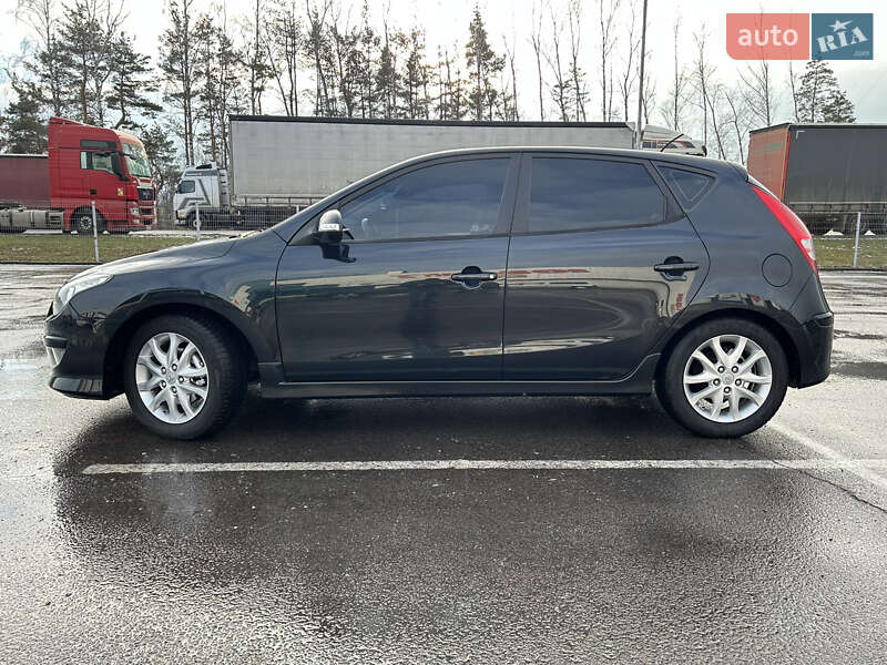 Хетчбек Hyundai i30 2011 в Ковелі