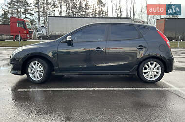 Хэтчбек Hyundai i30 2011 в 