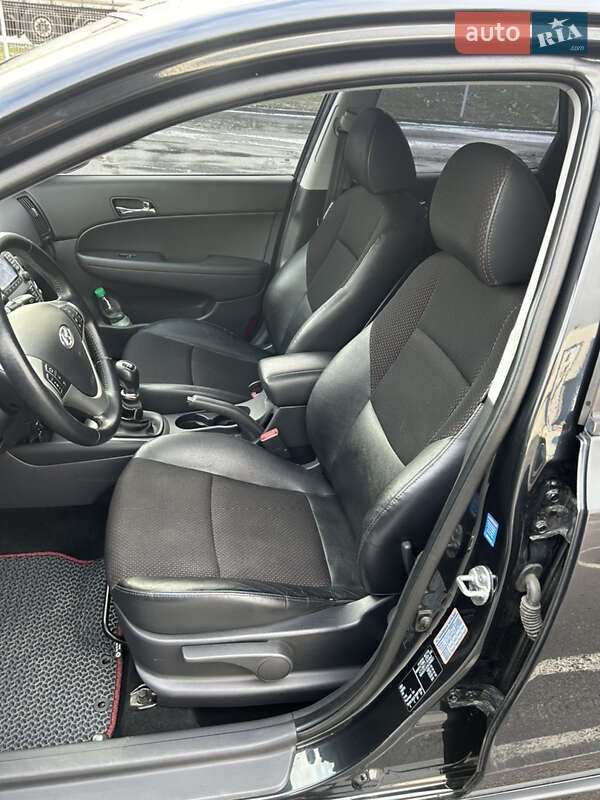 Хетчбек Hyundai i30 2011 в Ковелі