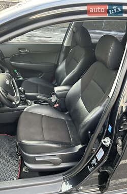 Хэтчбек Hyundai i30 2011 в 