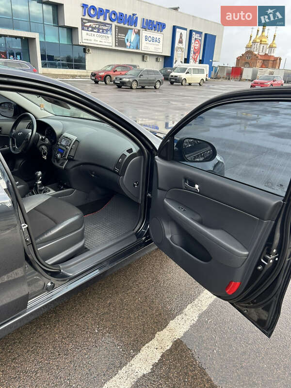 Хетчбек Hyundai i30 2011 в Ковелі