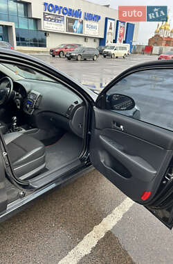 Хэтчбек Hyundai i30 2011 в 