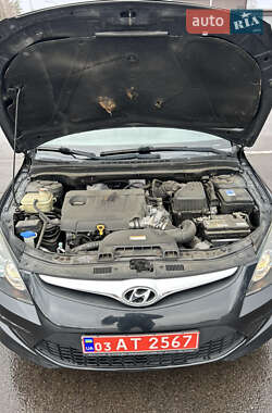 Хэтчбек Hyundai i30 2011 в 