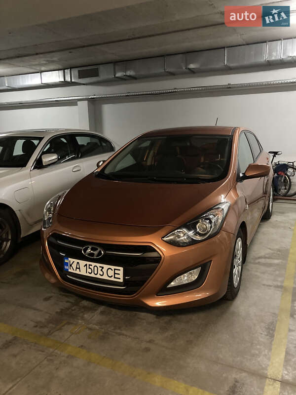 Хэтчбек Hyundai i30 2016 в Киеве