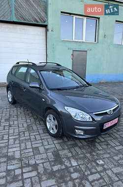 Універсал Hyundai i30 2009 в Сумах