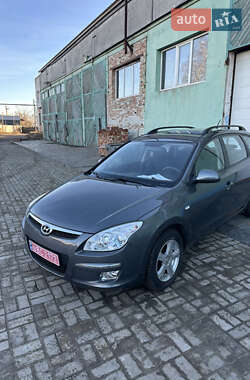 Универсал Hyundai i30 2009 в Сумах