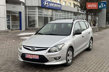 Универсал Hyundai i30 2012 в Ровно