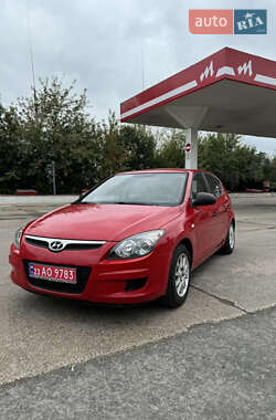 Хэтчбек Hyundai i30 2010 в Вознесенске