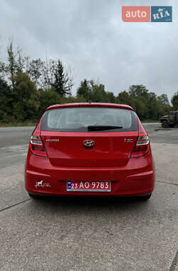 Хэтчбек Hyundai i30 2010 в Вознесенске