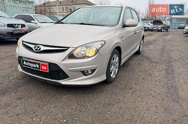 Хэтчбек Hyundai i30 2011 в Киеве