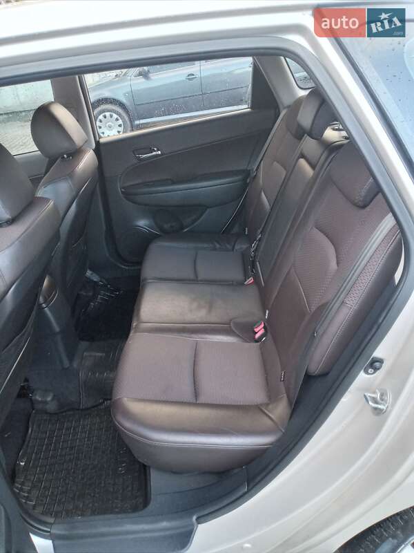 Универсал Hyundai i30 2008 в Ивано-Франковске фото 7 Универсал Hyundai i30 2008 в Ивано-Франковске