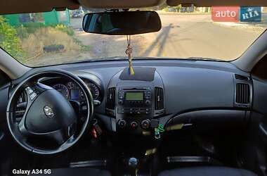 Хэтчбек Hyundai i30 2010 в 