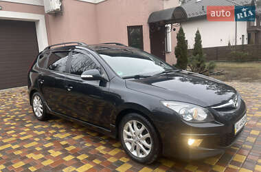 Универсал Hyundai i30 2010 в 