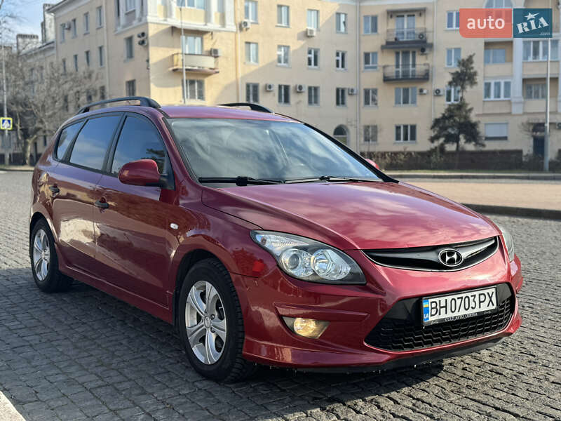 Универсал Hyundai i30 2011 в Одессе