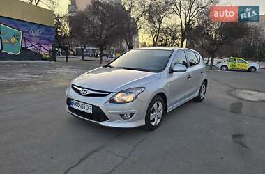 Хэтчбек Hyundai i30 2010 в Харькове