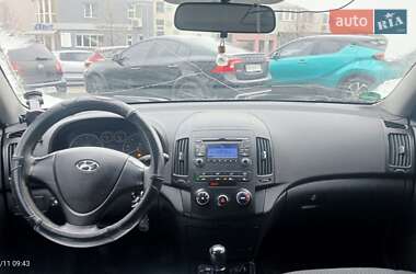 Хэтчбек Hyundai i30 2009 в 