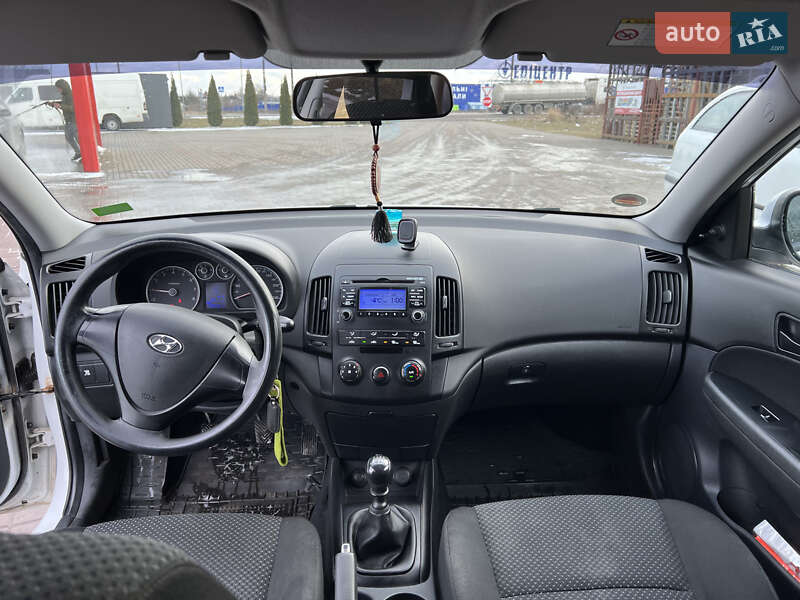 Хэтчбек Hyundai i30 2009 в Нововолынске фото 12 Хэтчбек Hyundai i30 2009 в Нововолынске