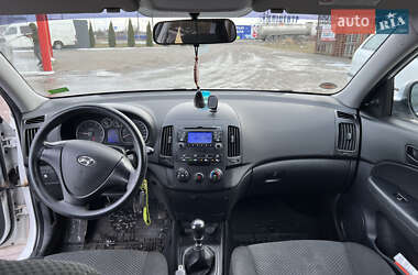 Хэтчбек Hyundai i30 2009 в 