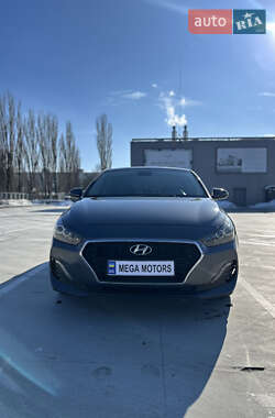 Фастбэк Hyundai i30 2019 в 