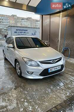 Хэтчбек Hyundai i30 2010 в Днепре