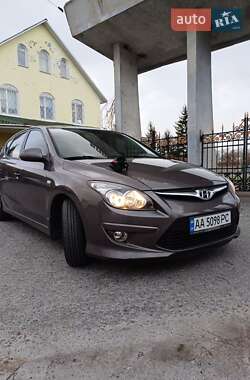 Хэтчбек Hyundai i30 2011 в Киеве