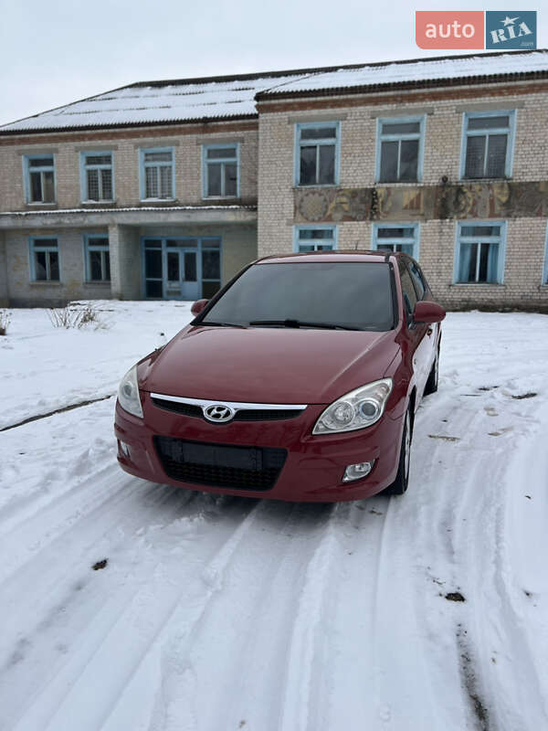 Хетчбек Hyundai i30 2008 в Валках