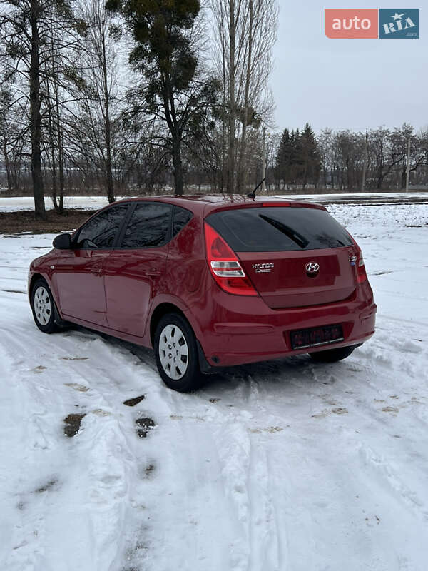 Хетчбек Hyundai i30 2008 в Валках