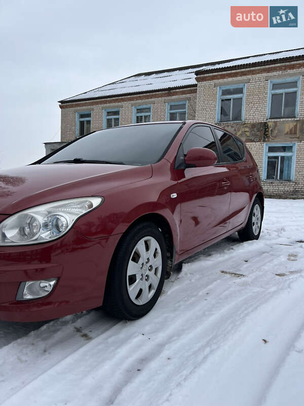 Хетчбек Hyundai i30 2008 в Валках