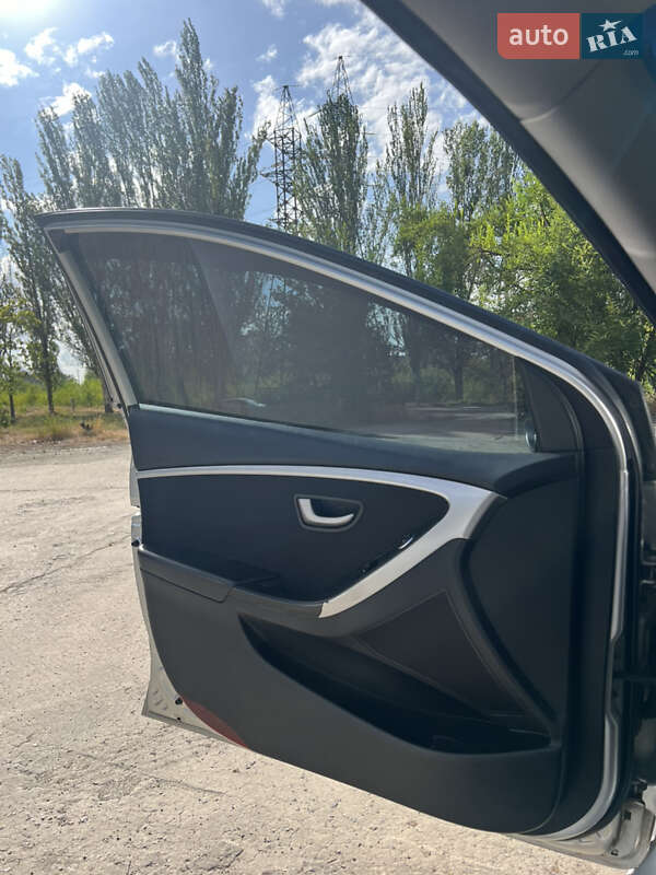 Хэтчбек Hyundai i30 2013 в Кривом Роге