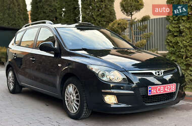 Универсал Hyundai i30 2010 в Тернополе