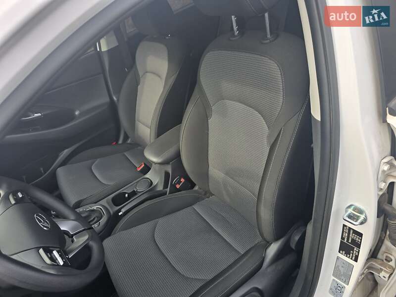 Універсал Hyundai i30 2023 в Лохвиці