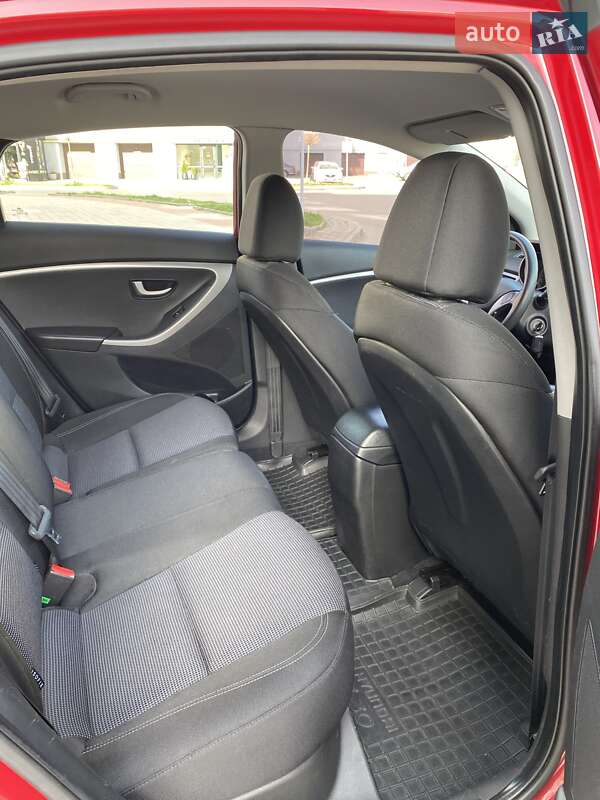 Хэтчбек Hyundai i30 2013 в Ивано-Франковске