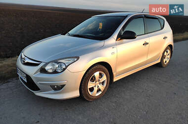 Хэтчбек Hyundai i30 2011 в 