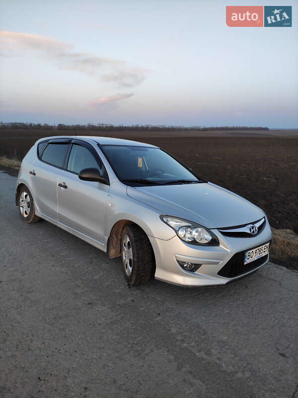 Хетчбек Hyundai i30 2011 в Підволочиську