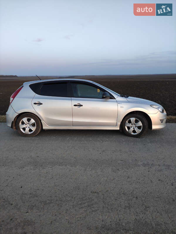 Хетчбек Hyundai i30 2011 в Підволочиську