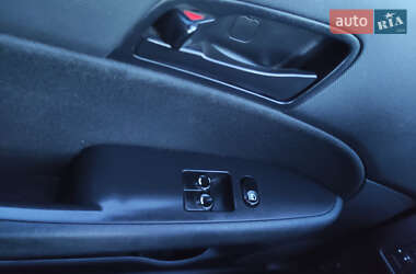 Хэтчбек Hyundai i30 2011 в 