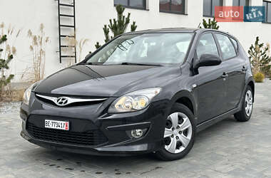 Хэтчбек Hyundai i30 2010 в Луцке