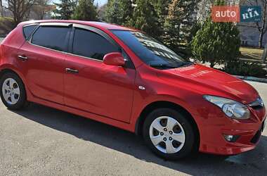 Хэтчбек Hyundai i30 2010 в 