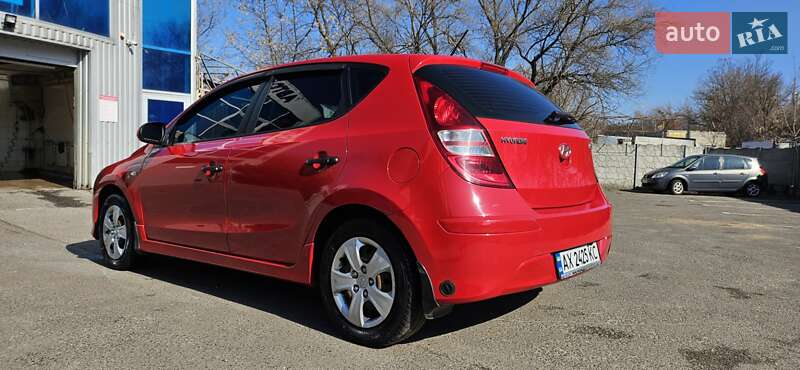 Хэтчбек Hyundai i30 2010 в Харькове